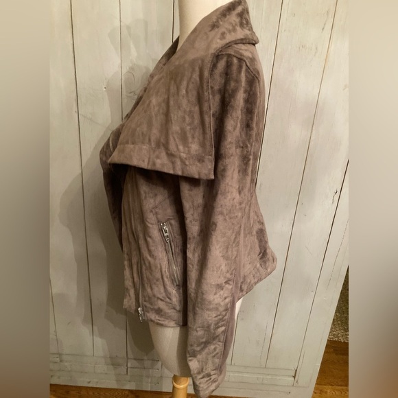Blank NYC Faux Suede Taupe Zip Up Moto Jacket Women's Fold Up Collar size S - Picture 11 of 13